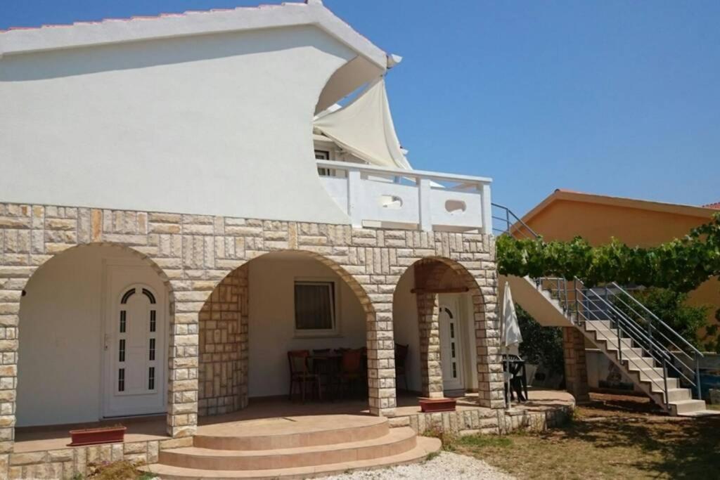 Apartment Vir Exterior photo